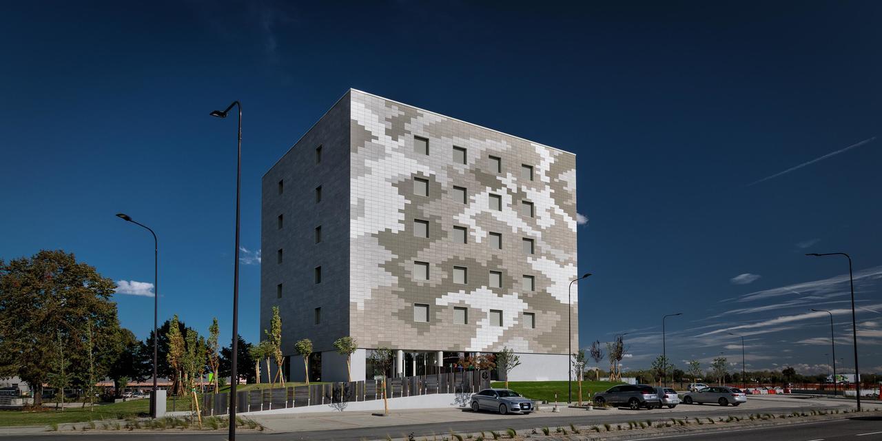 Hotel The Cube Fidenza Exterior foto
