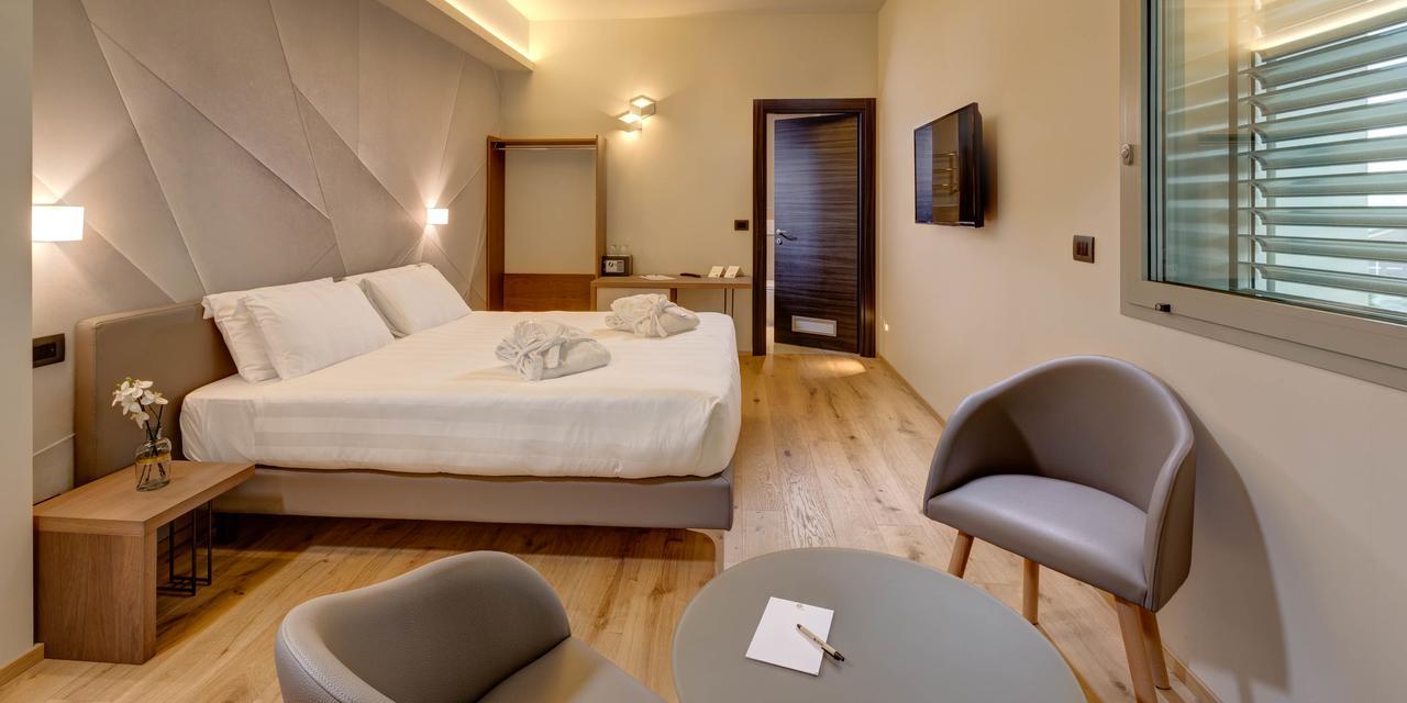 Hotel The Cube Fidenza Exterior foto