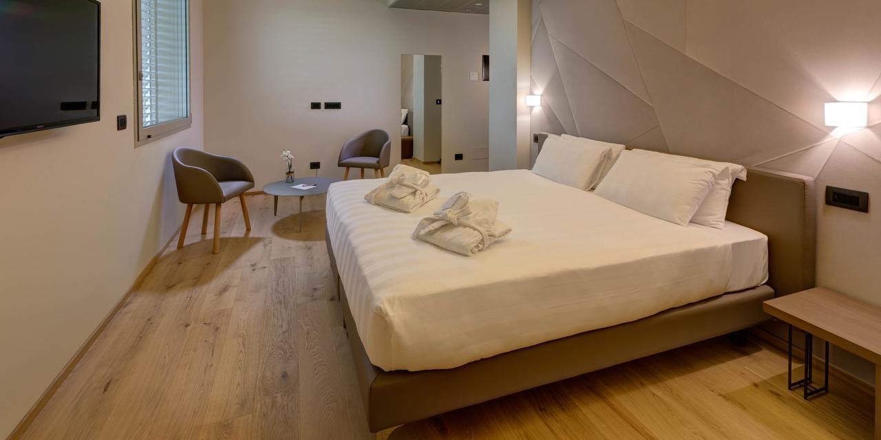 Hotel The Cube Fidenza Exterior foto